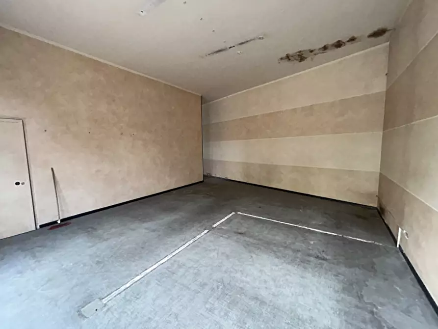 Immagine 8 di Palazzo in vendita  a Chiari