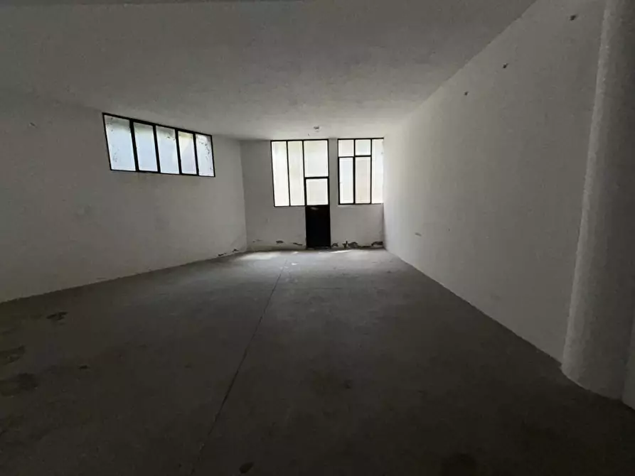 Immagine 21 di Palazzo in vendita  a Chiari