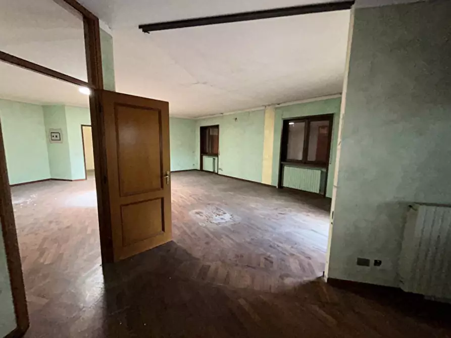 Immagine 39 di Palazzo in vendita  a Chiari