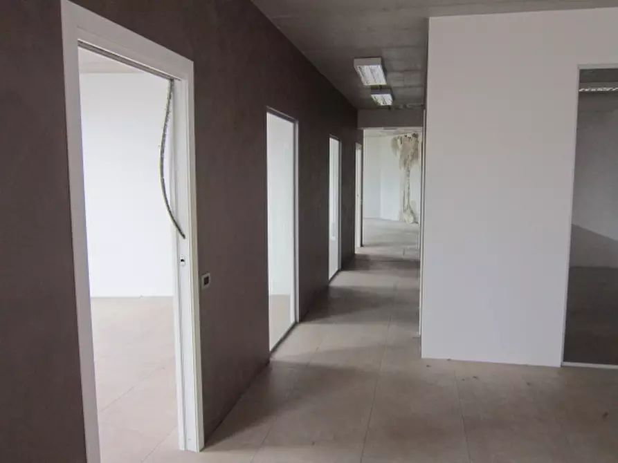 Immagine 3 di Ufficio in vendita  in Chiari via Brescia 43 a Chiari