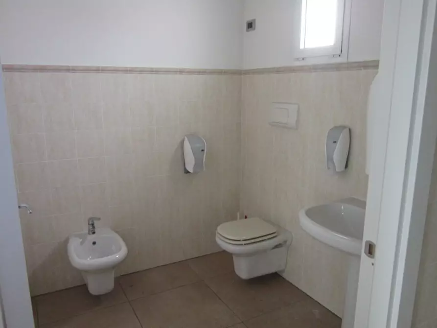 Immagine 9 di Ufficio in vendita  in Chiari via Brescia 43 a Chiari