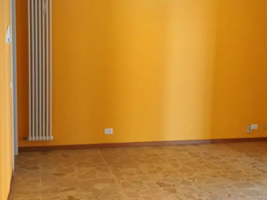 Immagine 1 di Negozio in affitto  a Monselice