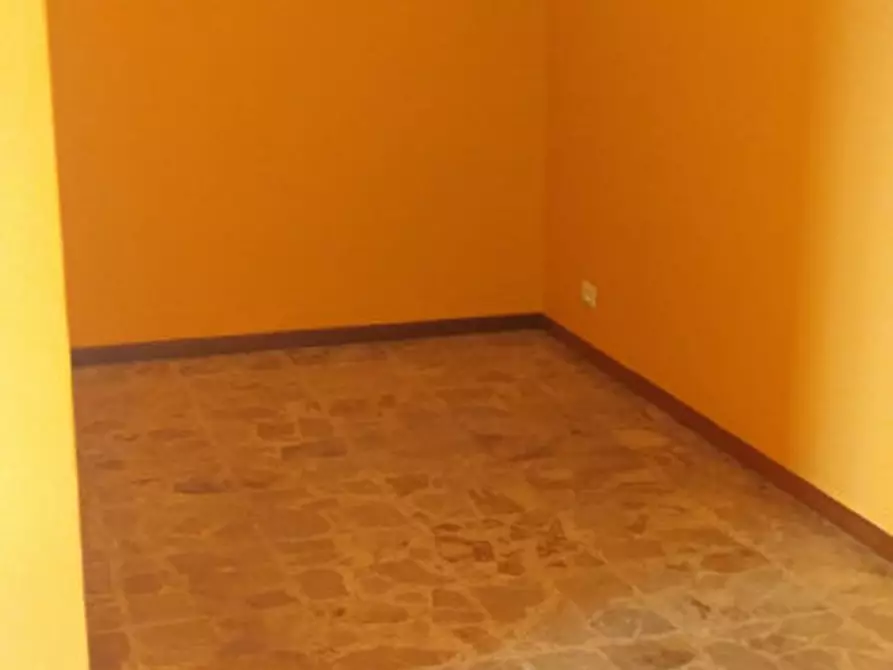 Immagine 4 di Negozio in affitto  a Monselice