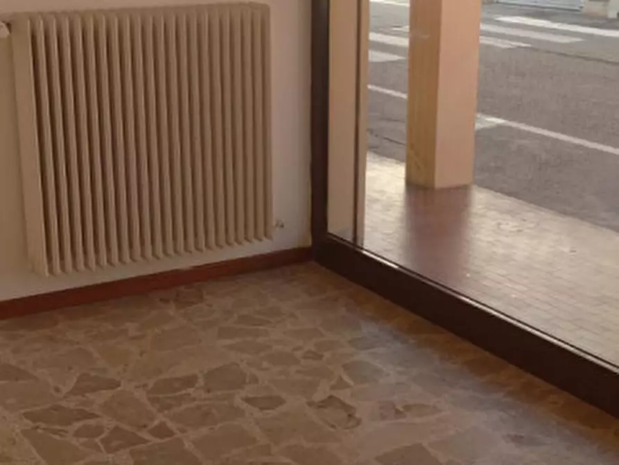 Immagine 8 di Negozio in affitto  a Monselice