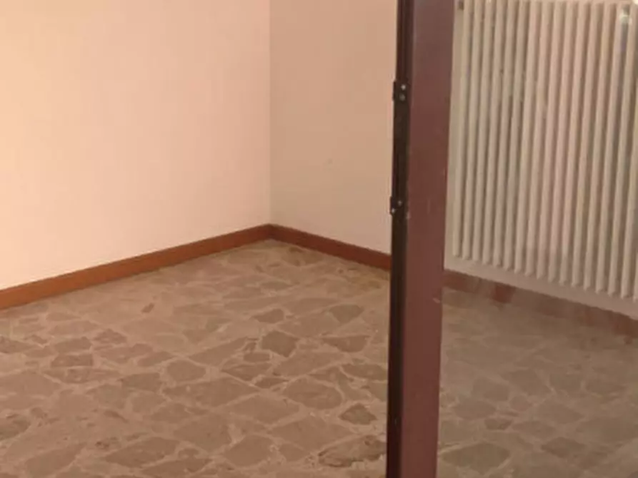 Immagine 9 di Negozio in affitto  a Monselice