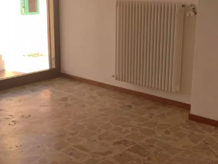 Immagine 10 di Negozio in affitto  a Monselice