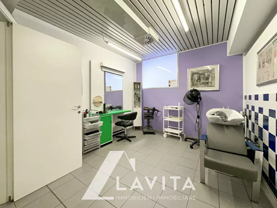 Immagine 5 di Attività commerciale in vendita  in via della visitazione a Bolzano