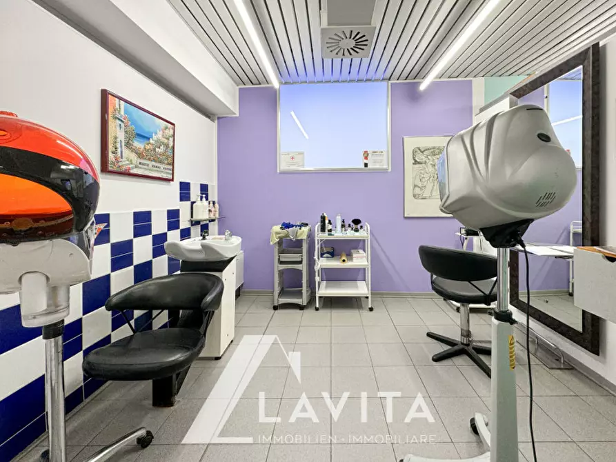 Immagine 6 di Attività commerciale in vendita  in via della visitazione a Bolzano