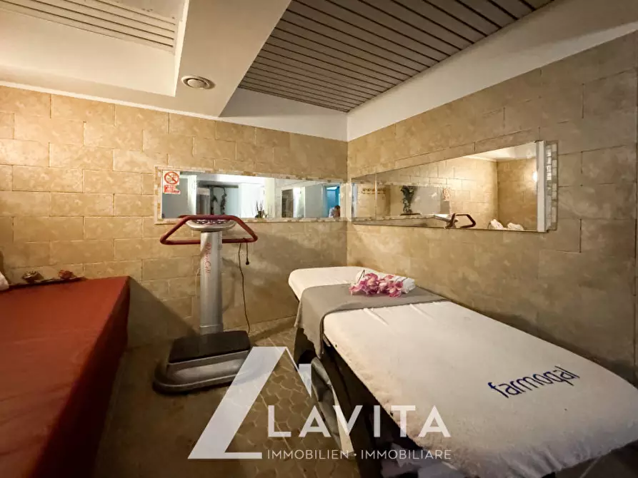 Immagine 9 di Attività commerciale in vendita  in via della visitazione a Bolzano