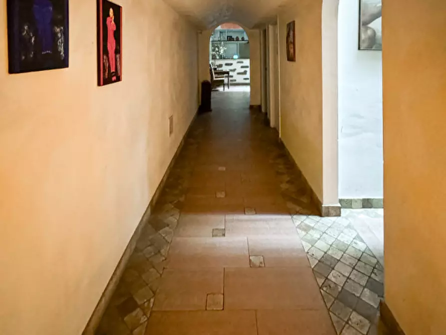 Immagine 11 di Attività commerciale in vendita  in via della visitazione a Bolzano