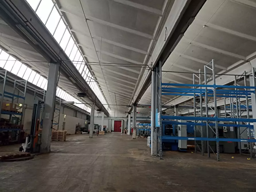 Immagine 2 di Capannone industriale in vendita  in Via Brustolon a Abano Terme
