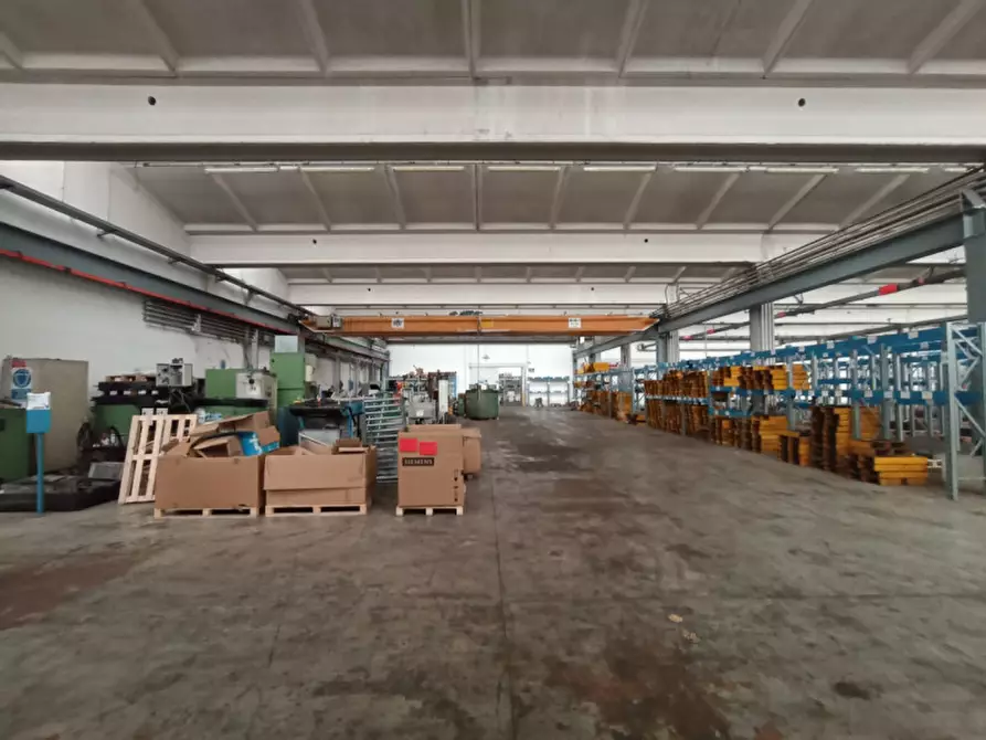 Immagine 4 di Capannone industriale in vendita  in Via Brustolon a Abano Terme