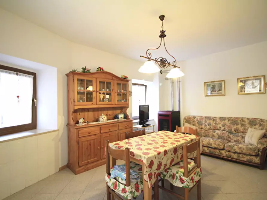 Immagine 1 di Appartamento in vendita  in Frazione Andogno a San Lorenzo Dorsino