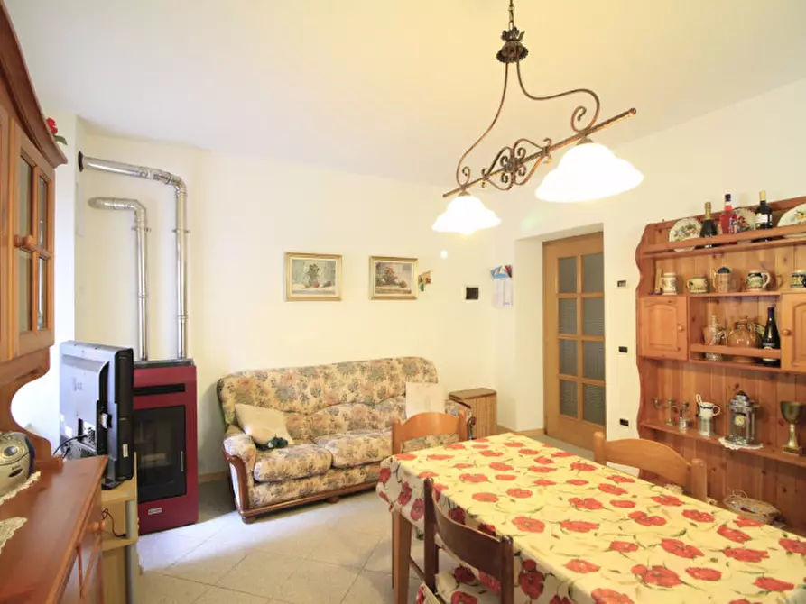 Immagine 4 di Appartamento in vendita  in Frazione Andogno a San Lorenzo Dorsino
