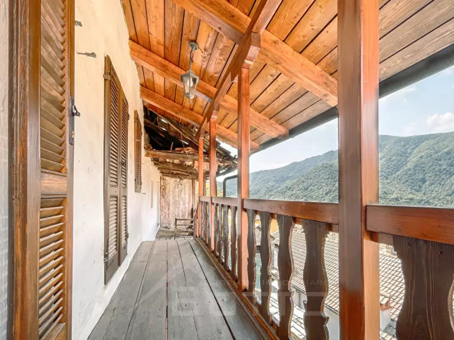 Immagine 2 di Villetta a schiera in vendita  in via San Giulio a Loreglia