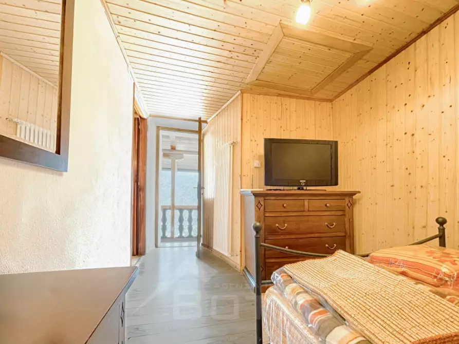 Immagine 5 di Villetta a schiera in vendita  in via San Giulio a Loreglia