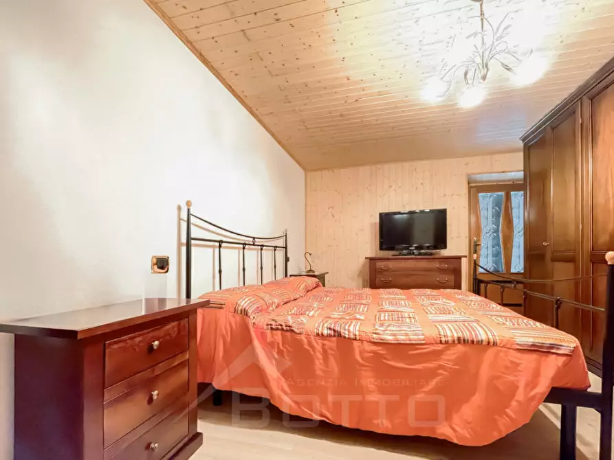 Immagine 6 di Villetta a schiera in vendita  in via San Giulio a Loreglia