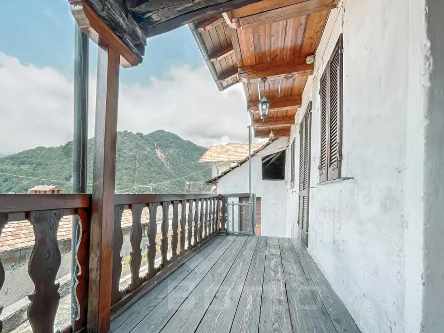 Immagine 8 di Villetta a schiera in vendita  in via San Giulio a Loreglia