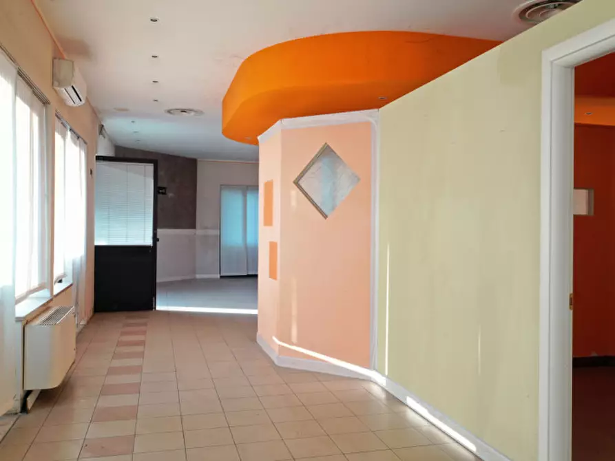 Immagine 21 di Ufficio in affitto  in via Galileo Galilei a Teolo