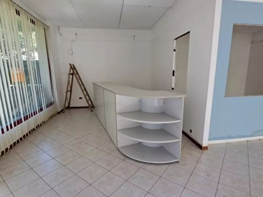 Immagine 5 di Ufficio in vendita  in Via Daniele Manin, 1 a Montereale Valcellina