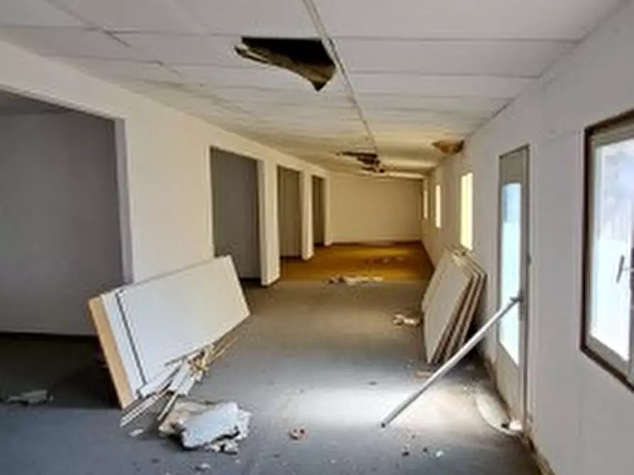 Immagine 7 di Ufficio in vendita  in Via Daniele Manin, 1 a Montereale Valcellina