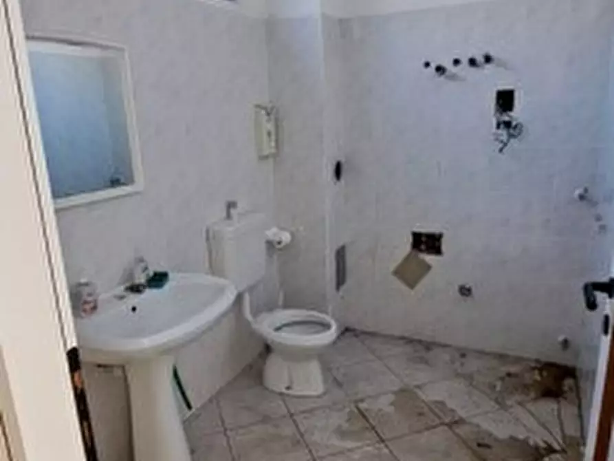 Immagine 9 di Ufficio in vendita  in Via Daniele Manin, 1 a Montereale Valcellina