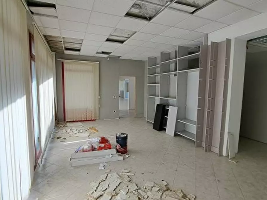 Immagine 11 di Ufficio in vendita  in Via Daniele Manin, 1 a Montereale Valcellina