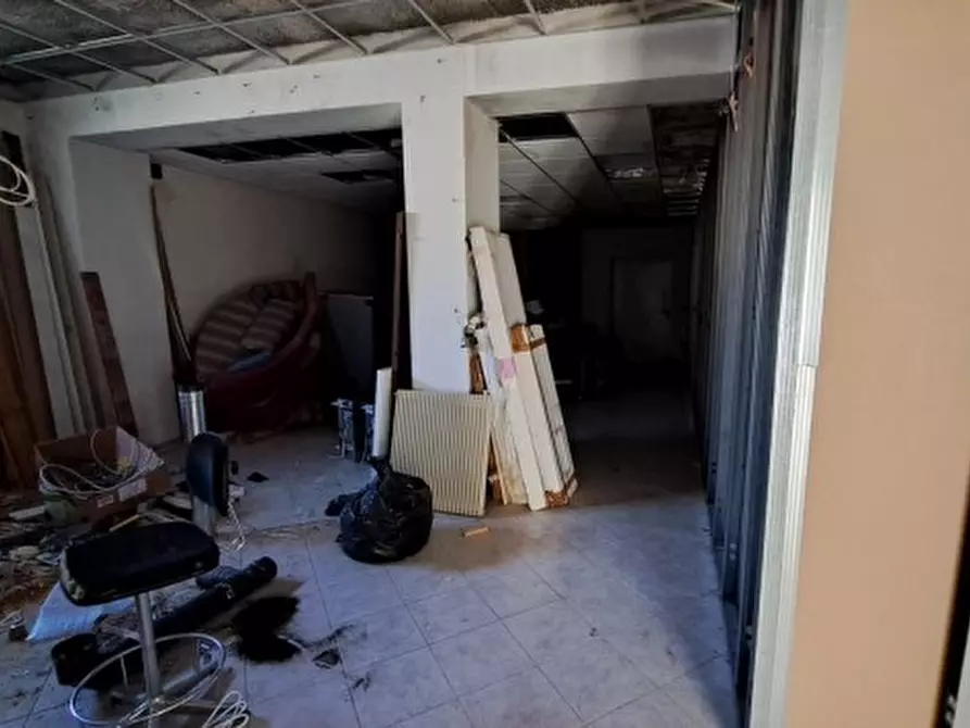 Immagine 12 di Ufficio in vendita  in Via Daniele Manin, 1 a Montereale Valcellina