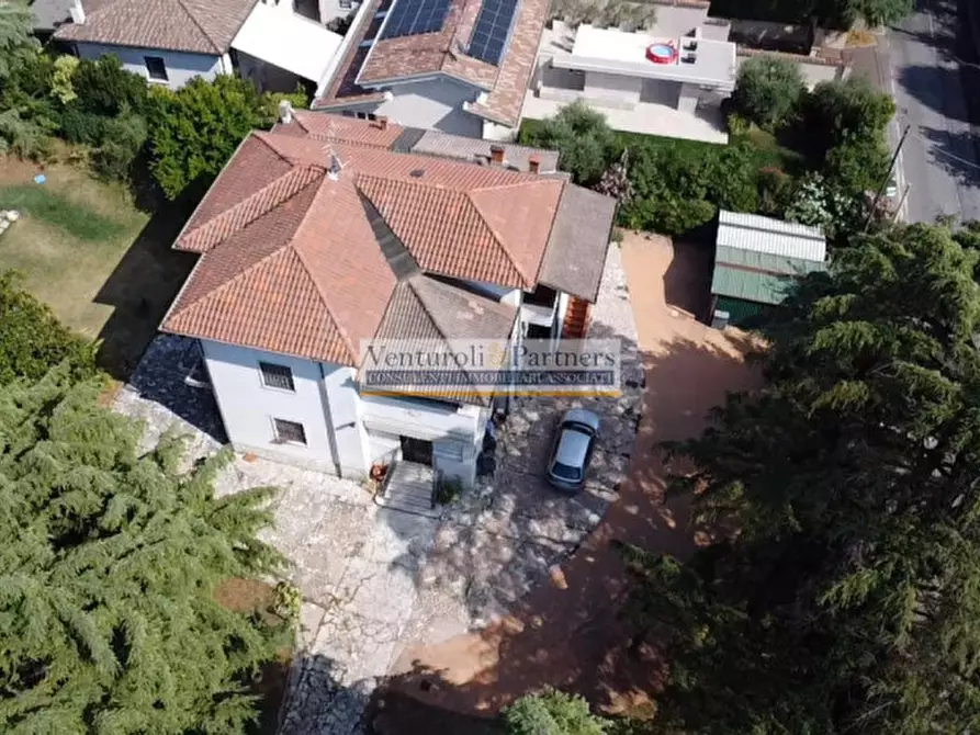 Immagine 1 di Villa in vendita  a Lonato del Garda