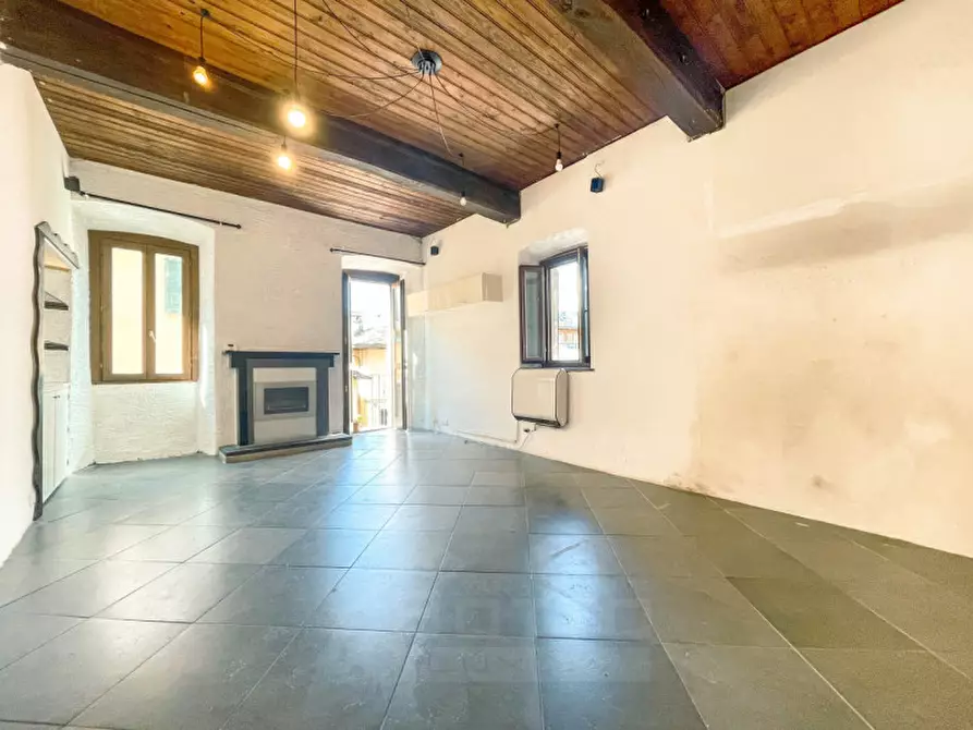 Immagine 7 di Appartamento in vendita  in via Bersani a Orta San Giulio