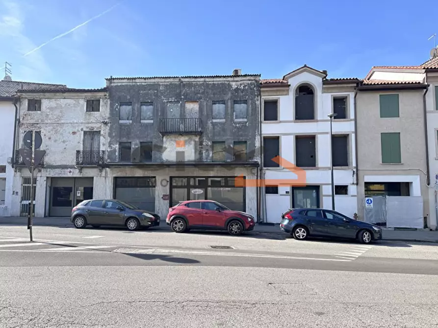 Immagine 2 di Palazzo in vendita  in Bassano del Grappa Via Brocchi a Bassano Del Grappa