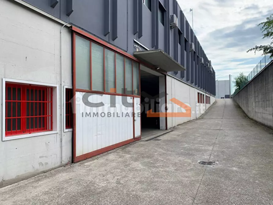 Immagine 1 di Capannone industriale in affitto  in Cassola via Monte Asolon a Cassola