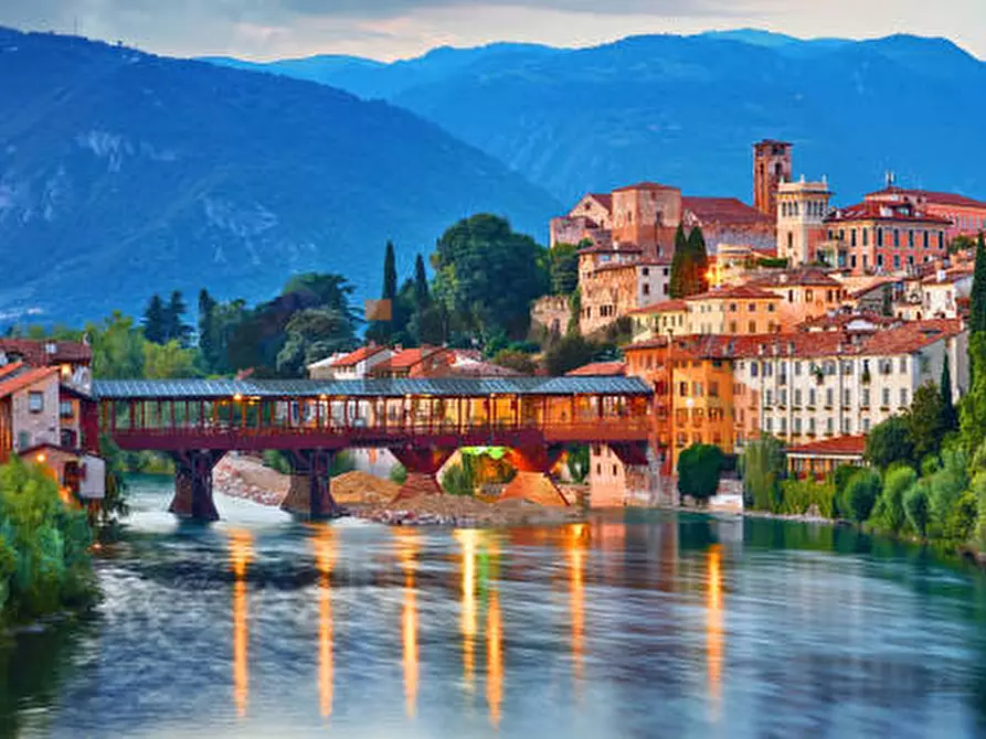 Immagine 8 di Terreno in vendita  a Romano D'ezzelino