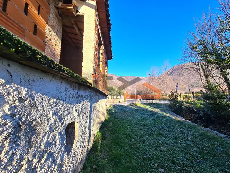 Immagine 1 di Rustico / casale in vendita  in Romano d'Ezzelino Via Farronati a Romano D'ezzelino