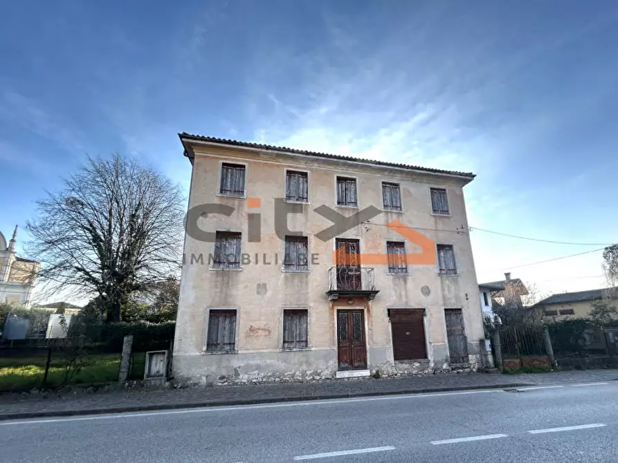 Immagine 1 di Rustico / casale in vendita  in Romano d'Ezzelino Via Roma a Romano D'ezzelino