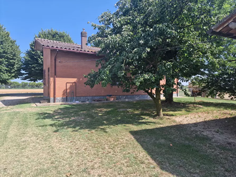 Immagine 1 di Villa in vendita  in Via Becchi Tognini est a Ravenna