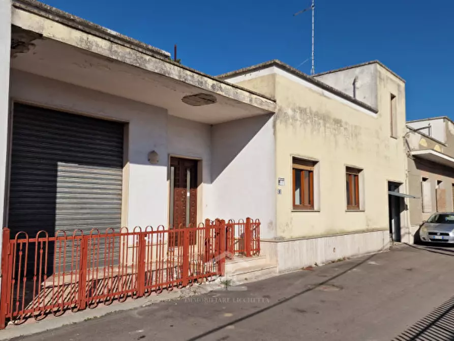 Immagine 1 di Casa indipendente in vendita  in Via delle Scienze 9 a Lecce