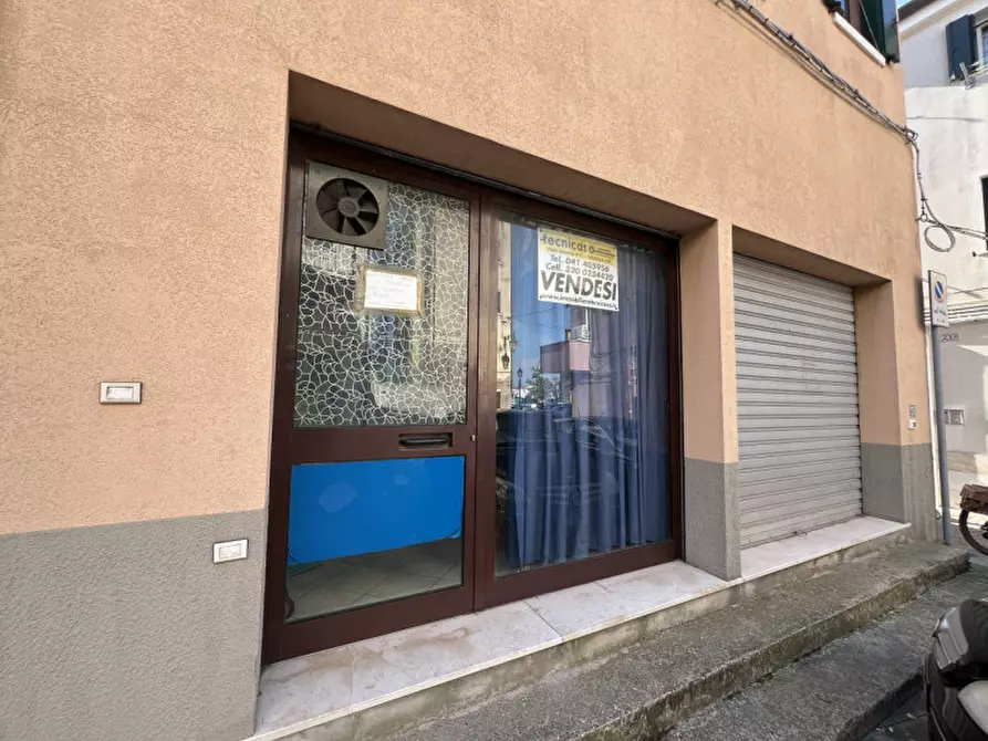 Immagine 1 di Negozio in vendita  in Calle Dei Bragadini 1155 a Chioggia