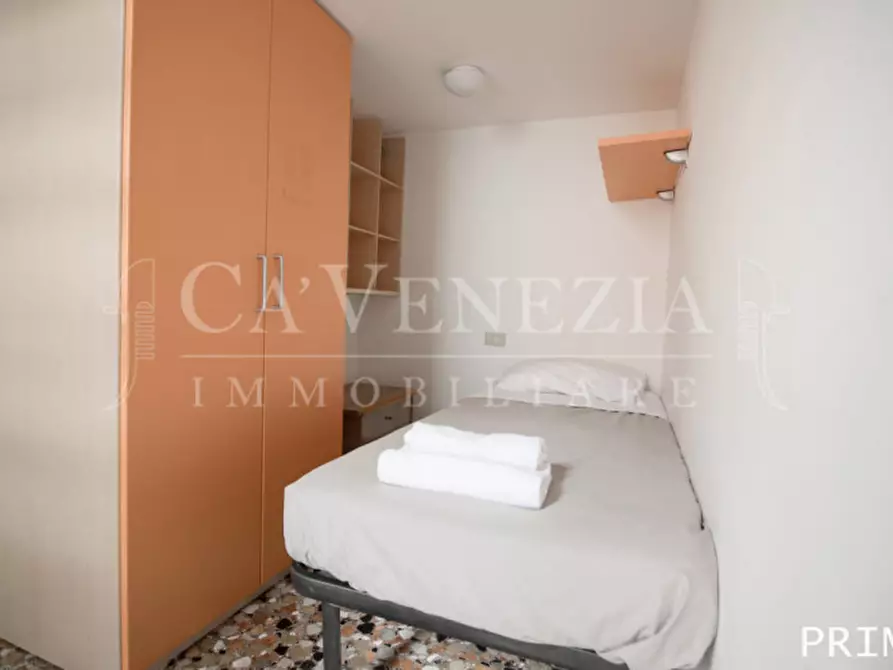 Immagine 13 di Appartamento in vendita  a Venezia