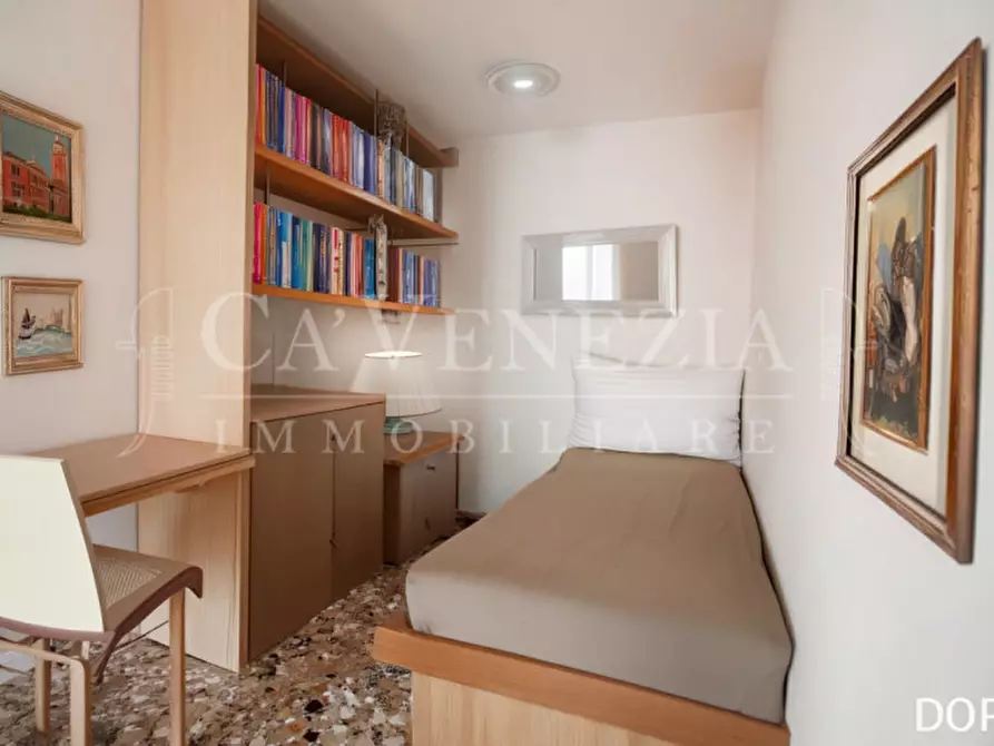 Immagine 14 di Appartamento in vendita  a Venezia