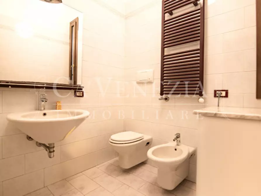 Immagine 17 di Appartamento in vendita  a Venezia