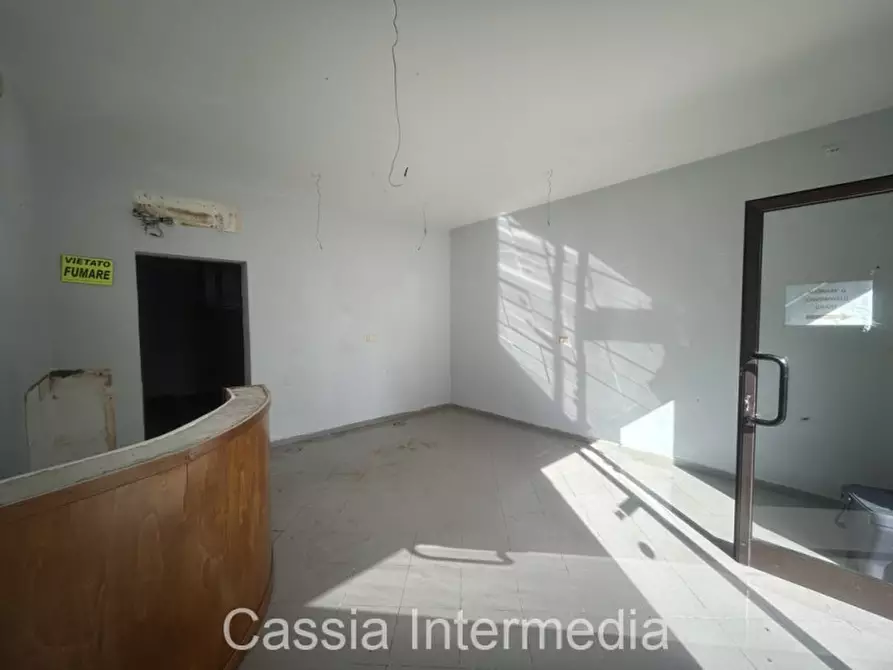 Immagine 1 di Negozio in vendita  in Via Roma 14 a Castel Sant'elia