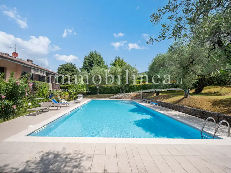 Immagine 3 di Appartamento in vendita  a Torri Del Benaco