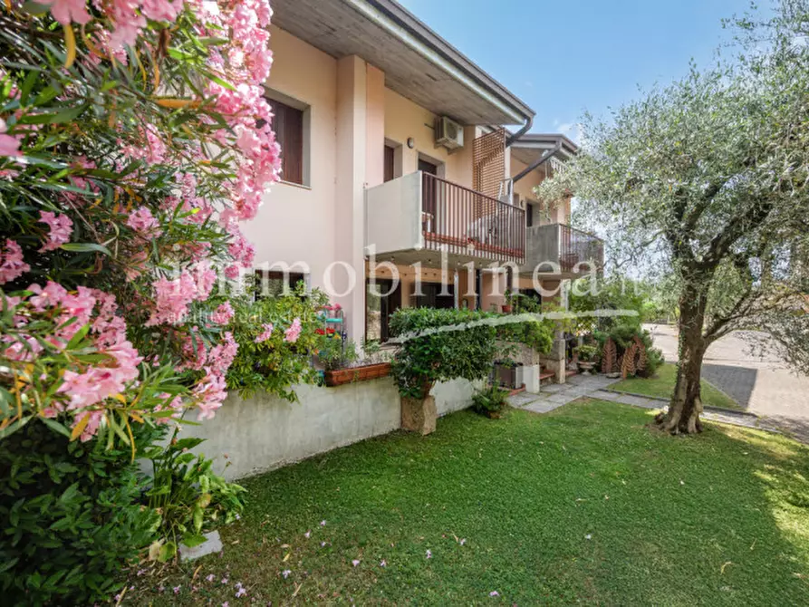 Immagine 6 di Appartamento in vendita  a Torri Del Benaco