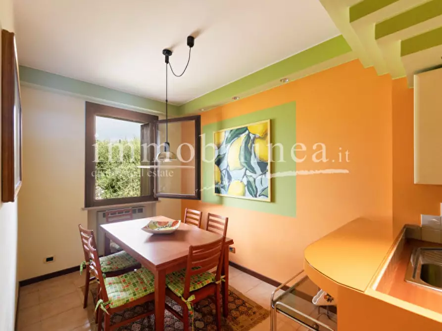 Immagine 13 di Appartamento in vendita  a Torri Del Benaco