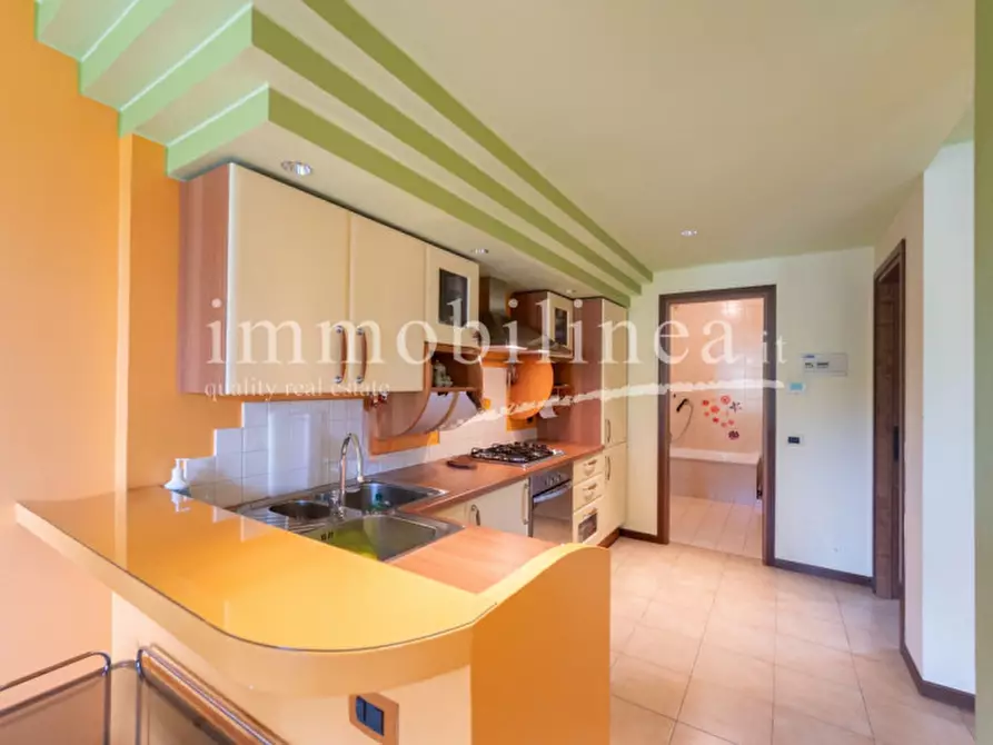 Immagine 15 di Appartamento in vendita  a Torri Del Benaco