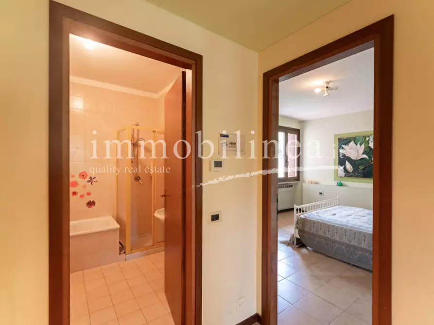 Immagine 21 di Appartamento in vendita  a Torri Del Benaco