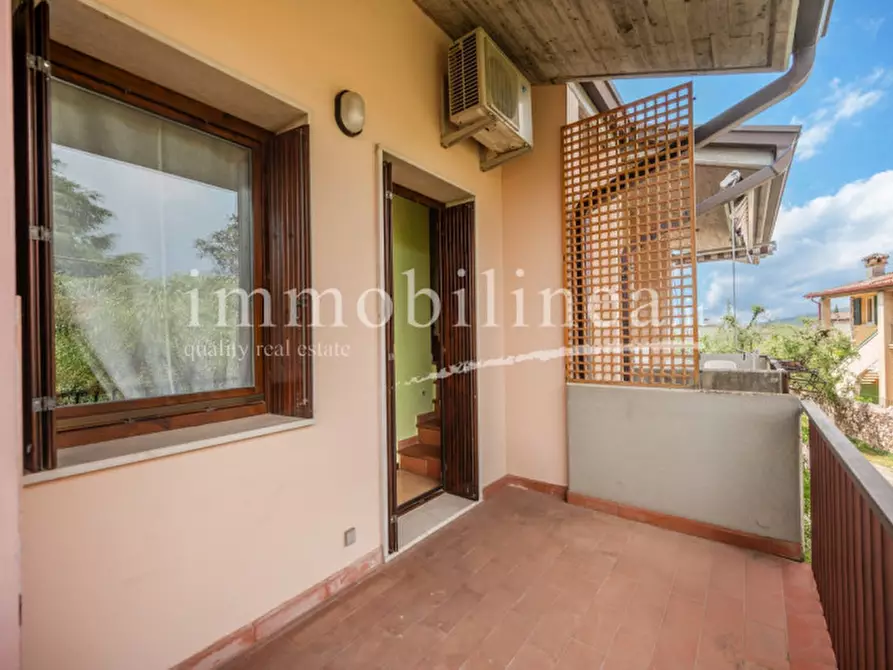 Immagine 25 di Appartamento in vendita  a Torri Del Benaco