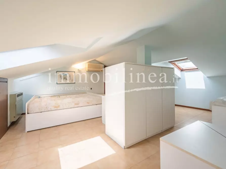 Immagine 30 di Appartamento in vendita  a Torri Del Benaco