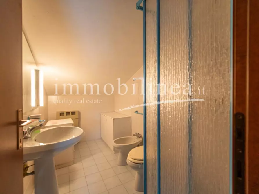 Immagine 32 di Appartamento in vendita  a Torri Del Benaco